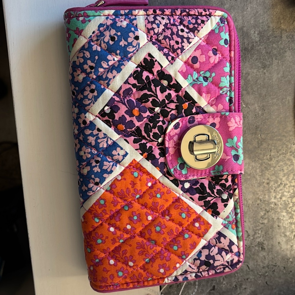 NWT Vera Bradley RFID Turnlock wallet